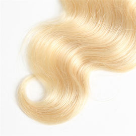 Cheveux brésiliens de la couleur #613 de corps de vague de dentelle de fermeture de cheveux blonds de bébé vrais fournisseur